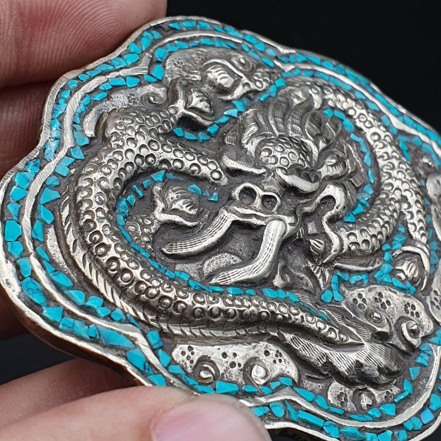 GROSSE VINTAGE-Gürtelschnalle für Herren, natürliches türkisfarbenes Metall, vergoldet, mit Drachengravur