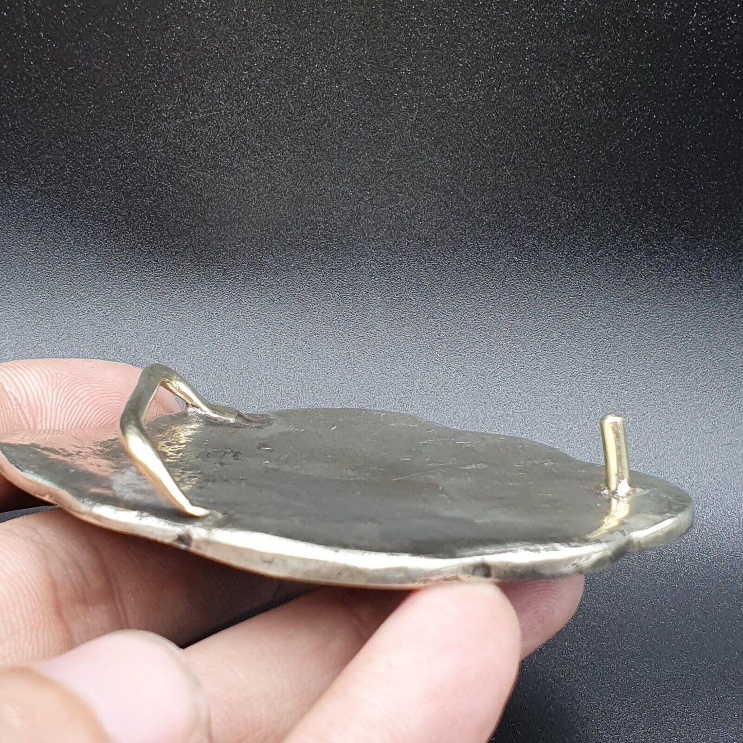 GROSSE VINTAGE-Gürtelschnalle für Herren, natürliches türkisfarbenes Metall, vergoldet, mit Drachengravur