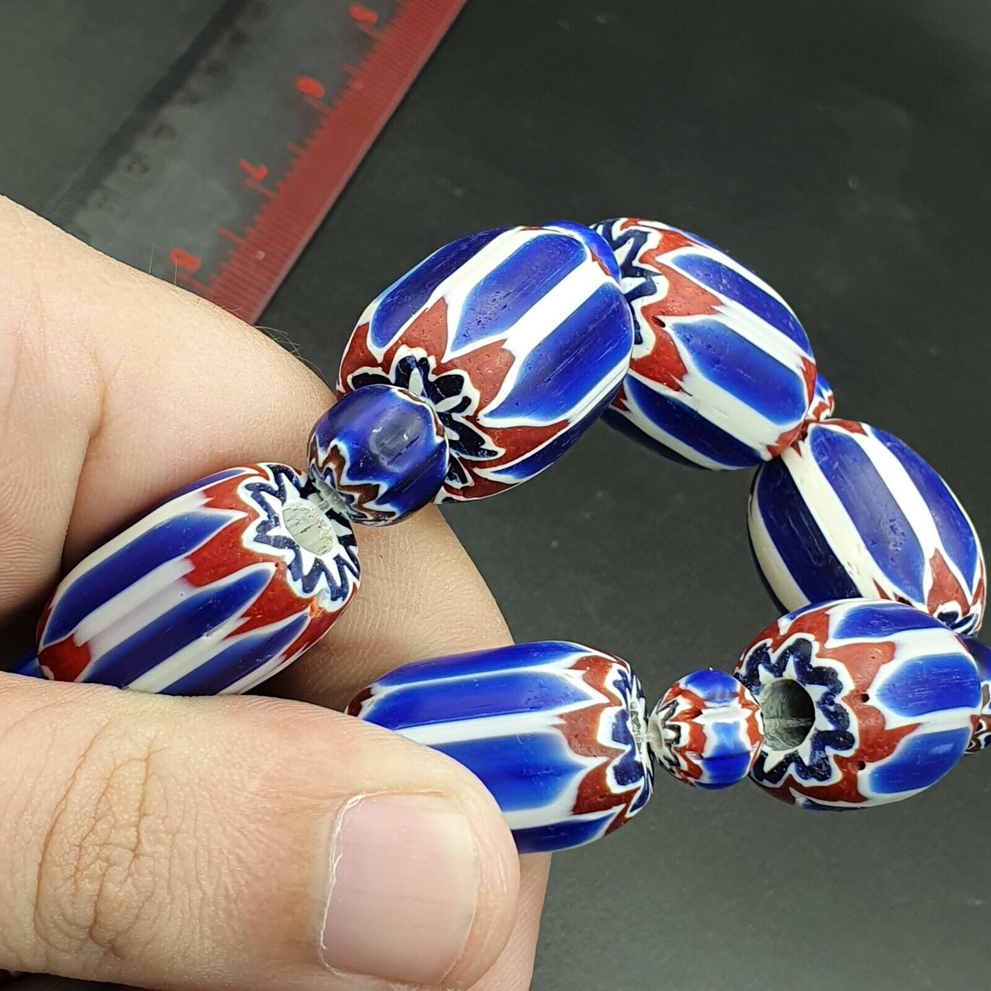 古董威尼斯風格非洲藍色玻璃 6 層 V 形珠項鍊