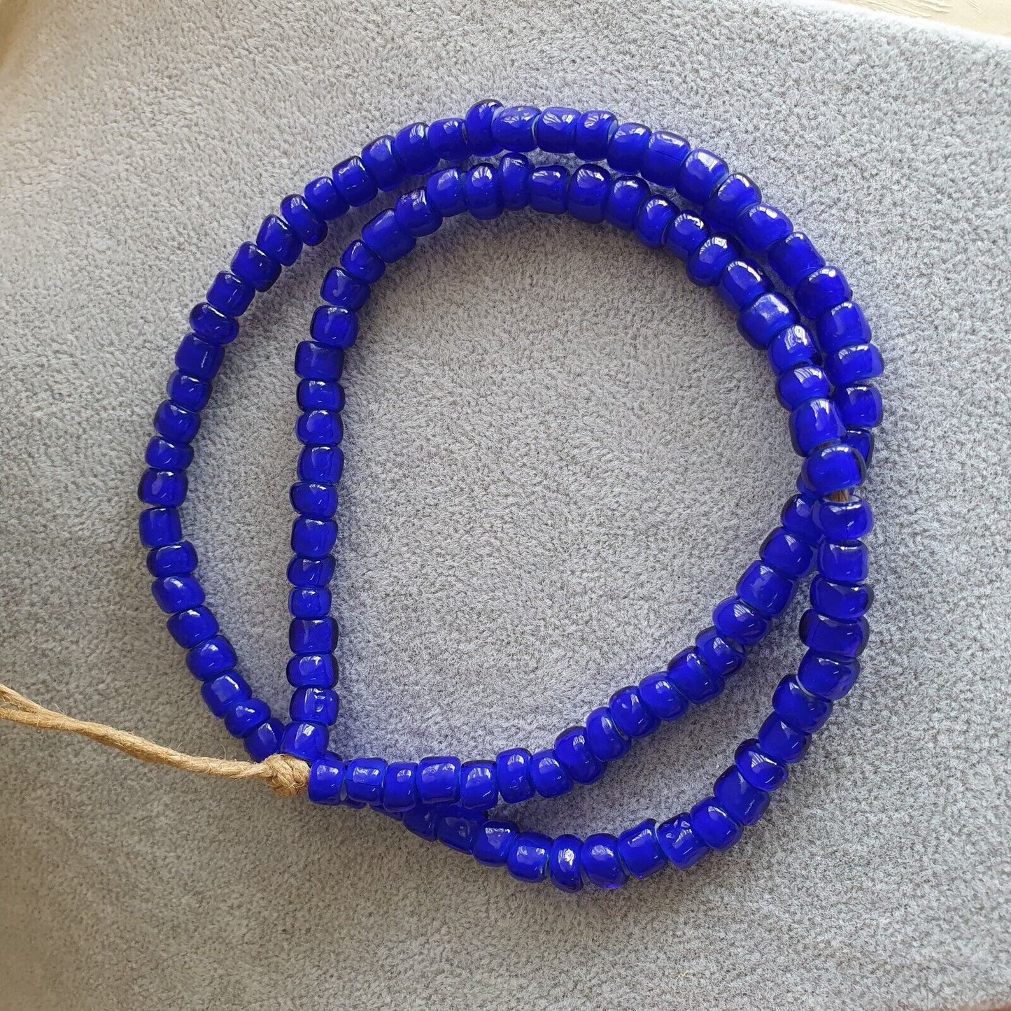 7–8 mm antike venezianische weiße Herz-Handelsperlen, 61 cm langer Strang