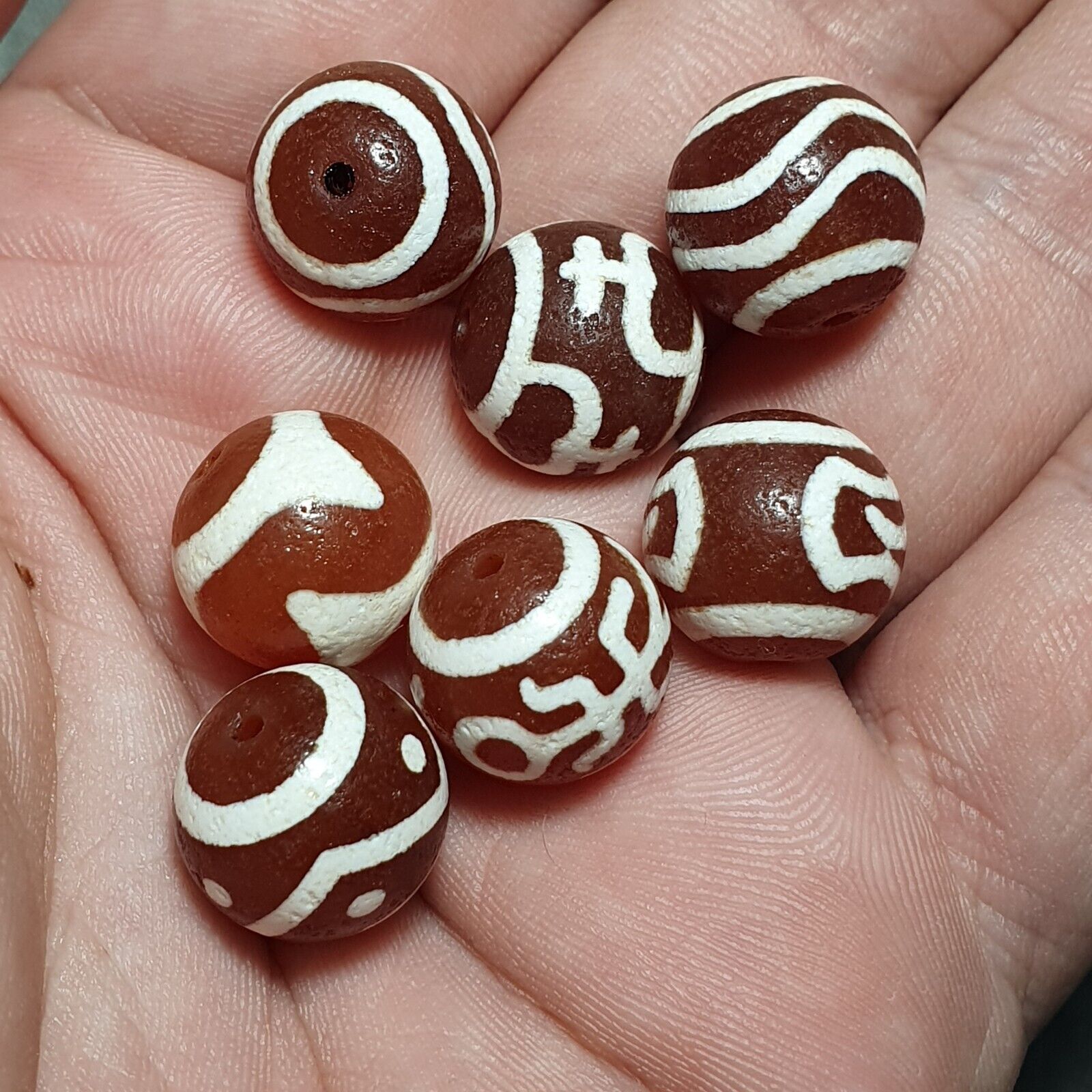LOT 7 beads #2015 Himalayan Indo Tibetan rare Patterns Dzi Amulet Bead 14mm