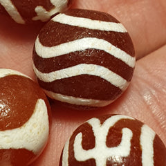 LOT 7 beads #2015 Himalayan Indo Tibetan rare Patterns Dzi Amulet Bead 14mm