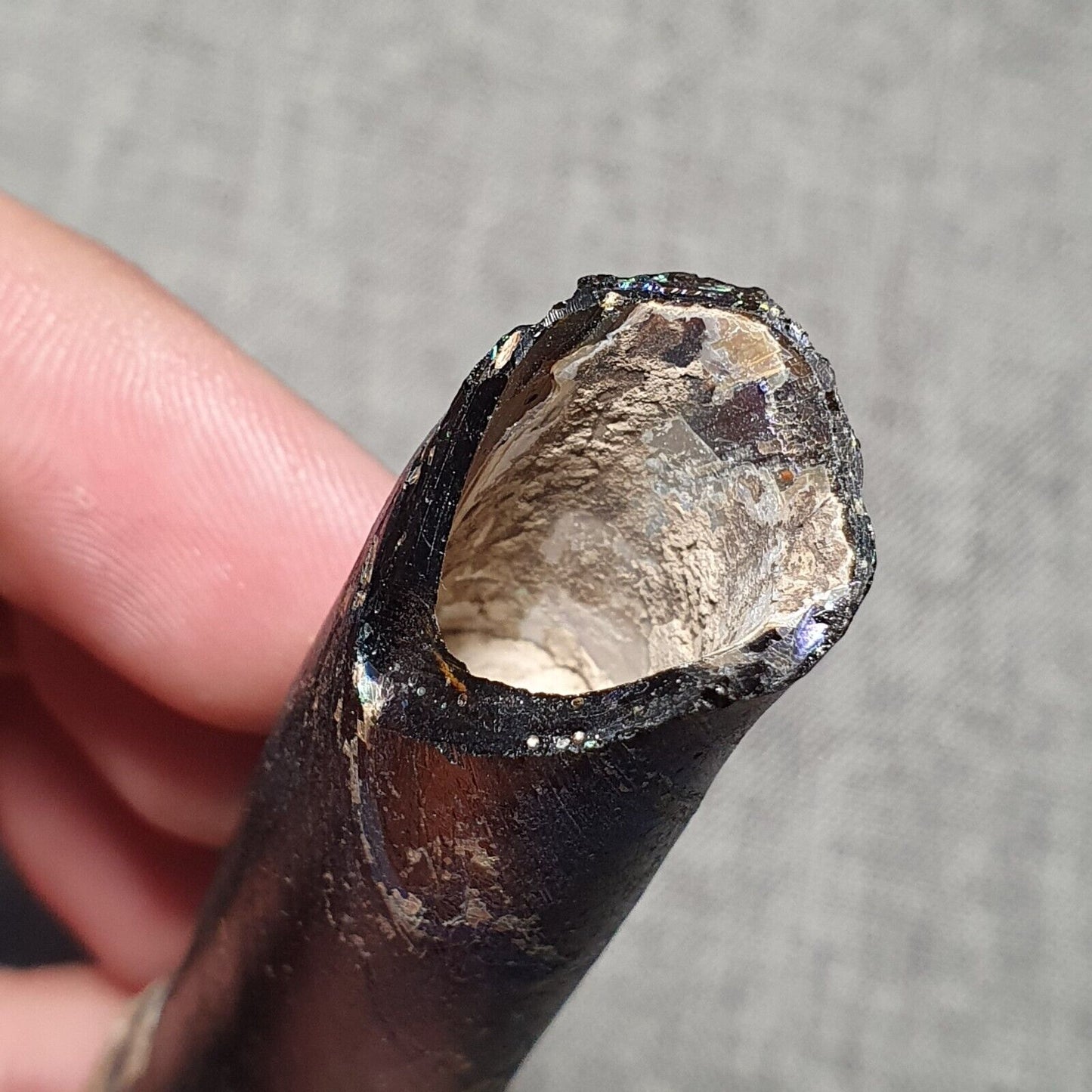 大件完整的古羅馬玻璃工藝品，約公元 1 世紀，帶銅綠
