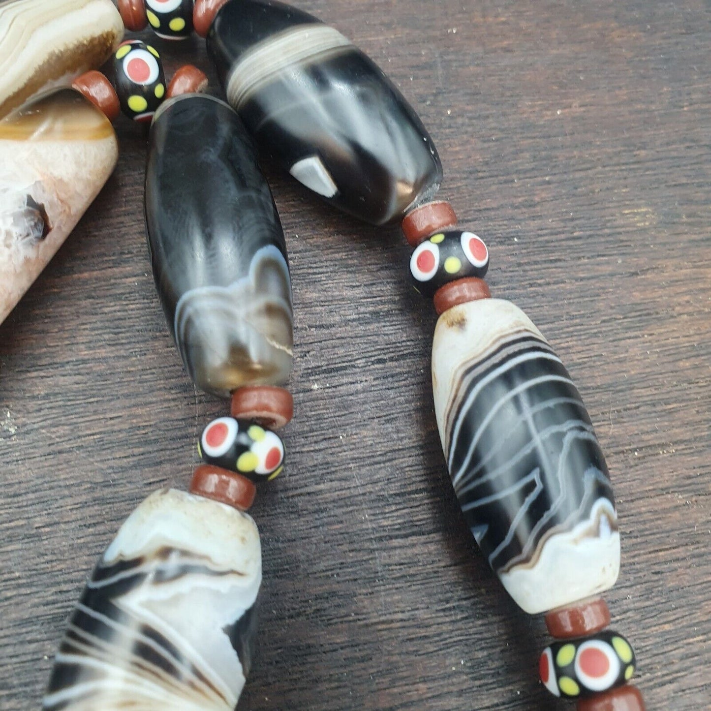 Antike Himalaya-Indo-tibetische Karneol-Achat-Sulimani-Perlen-Halskette Mala
