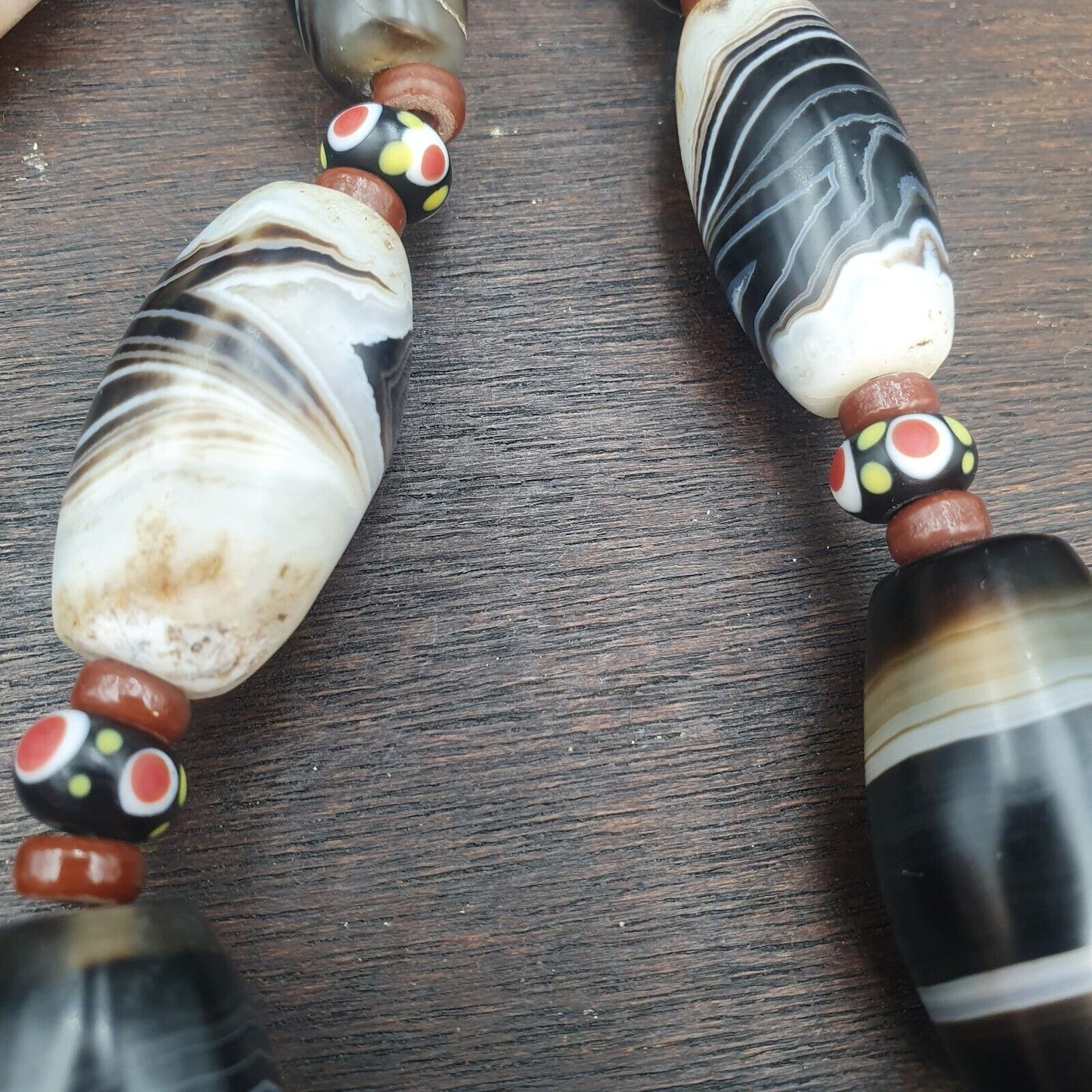Antike Himalaya-Indo-tibetische Karneol-Achat-Sulimani-Perlen-Halskette Mala