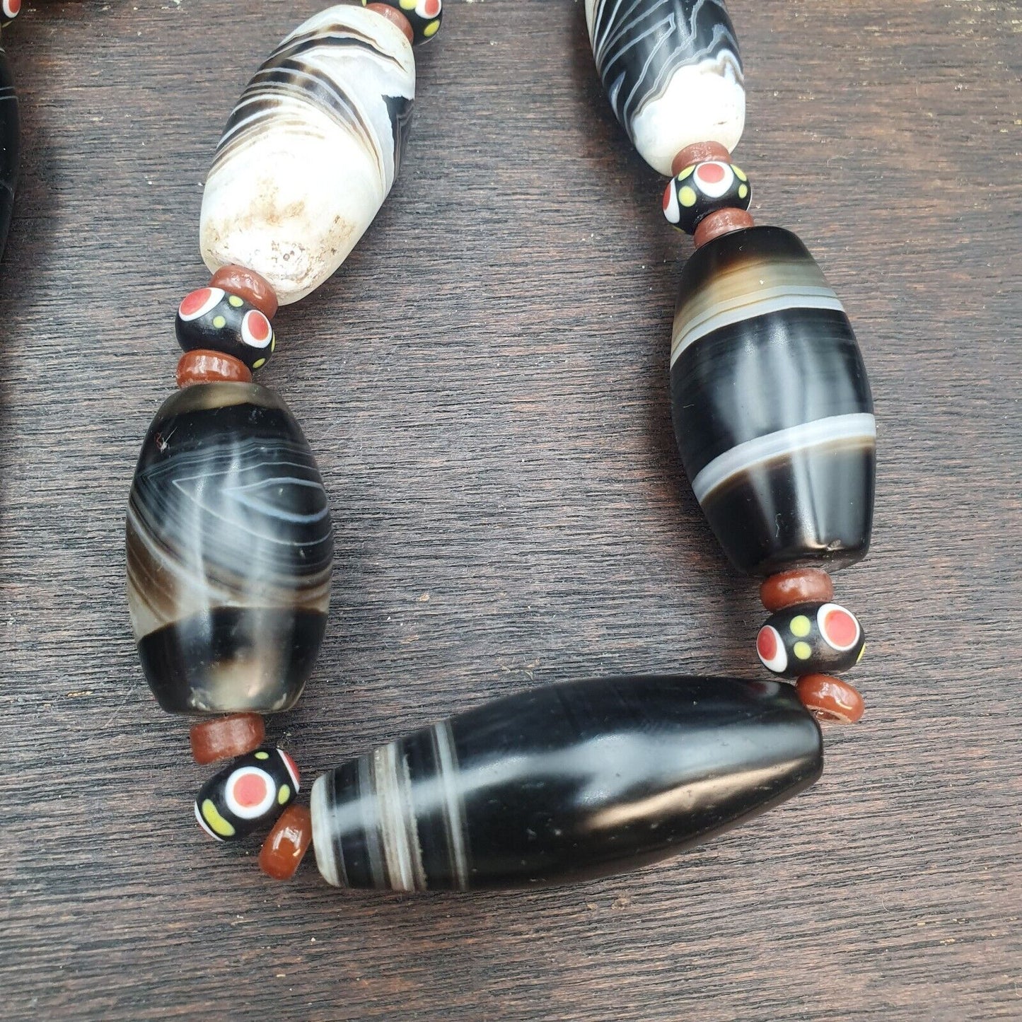 Antike Himalaya-Indo-tibetische Karneol-Achat-Sulimani-Perlen-Halskette Mala