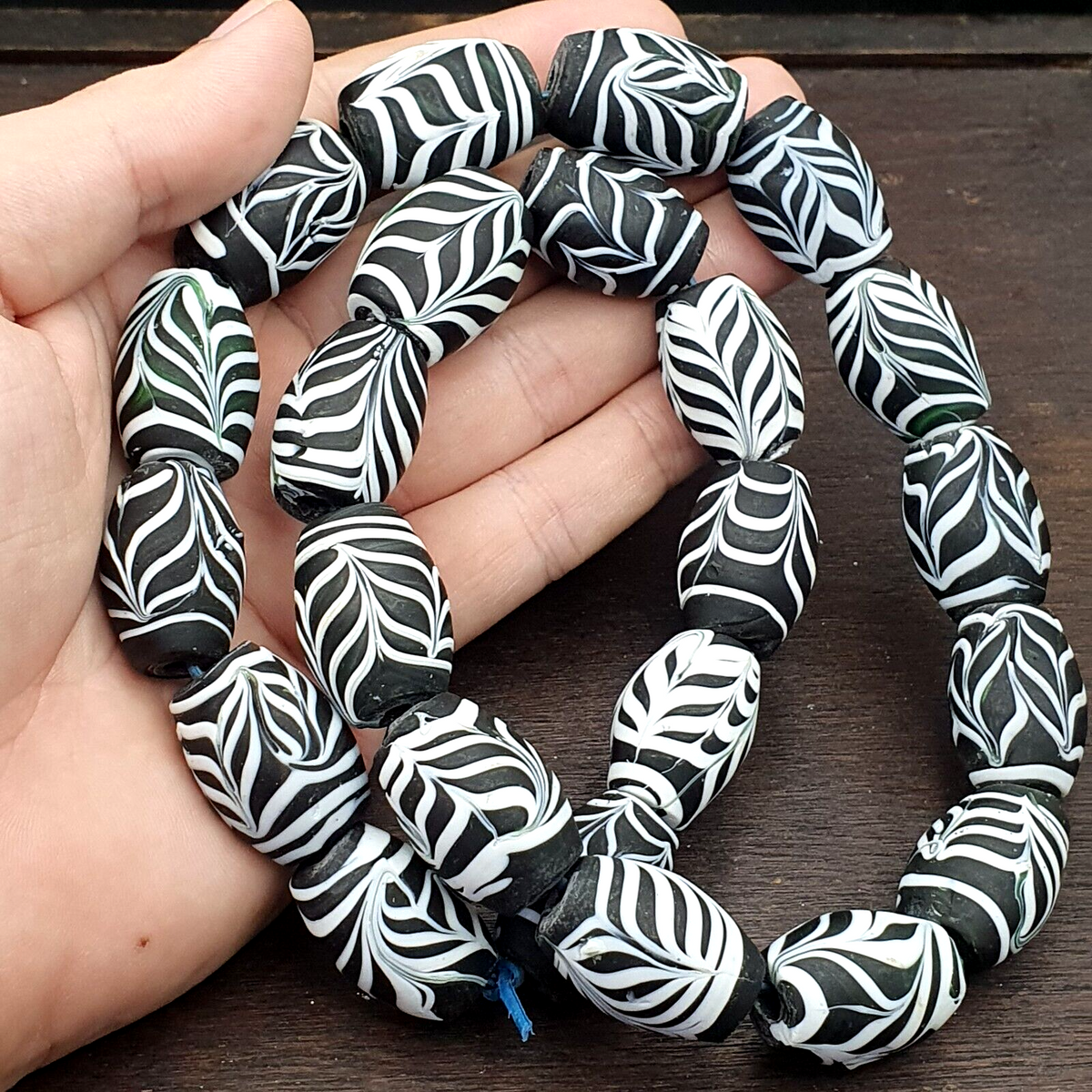 Beautiful Vintage Feather Pattern Glass Beads Handmade Fancy Beads Strand