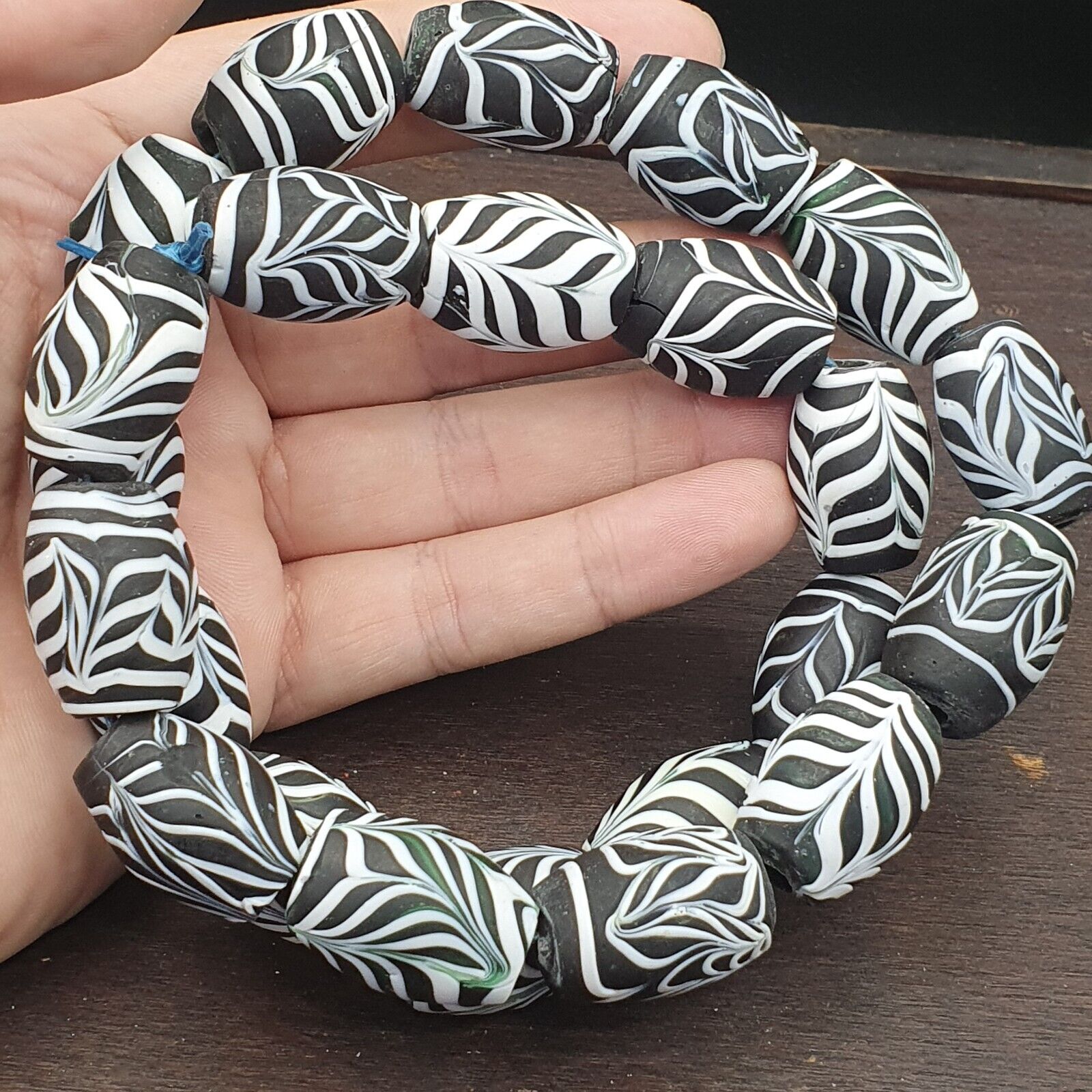 Beautiful Vintage Feather Pattern glass beads Handmade fancy Beads Strand