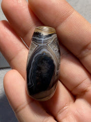 Vintage African Himalayan Tibetan Sulaimani Agate bead With Beautiful Stripes.