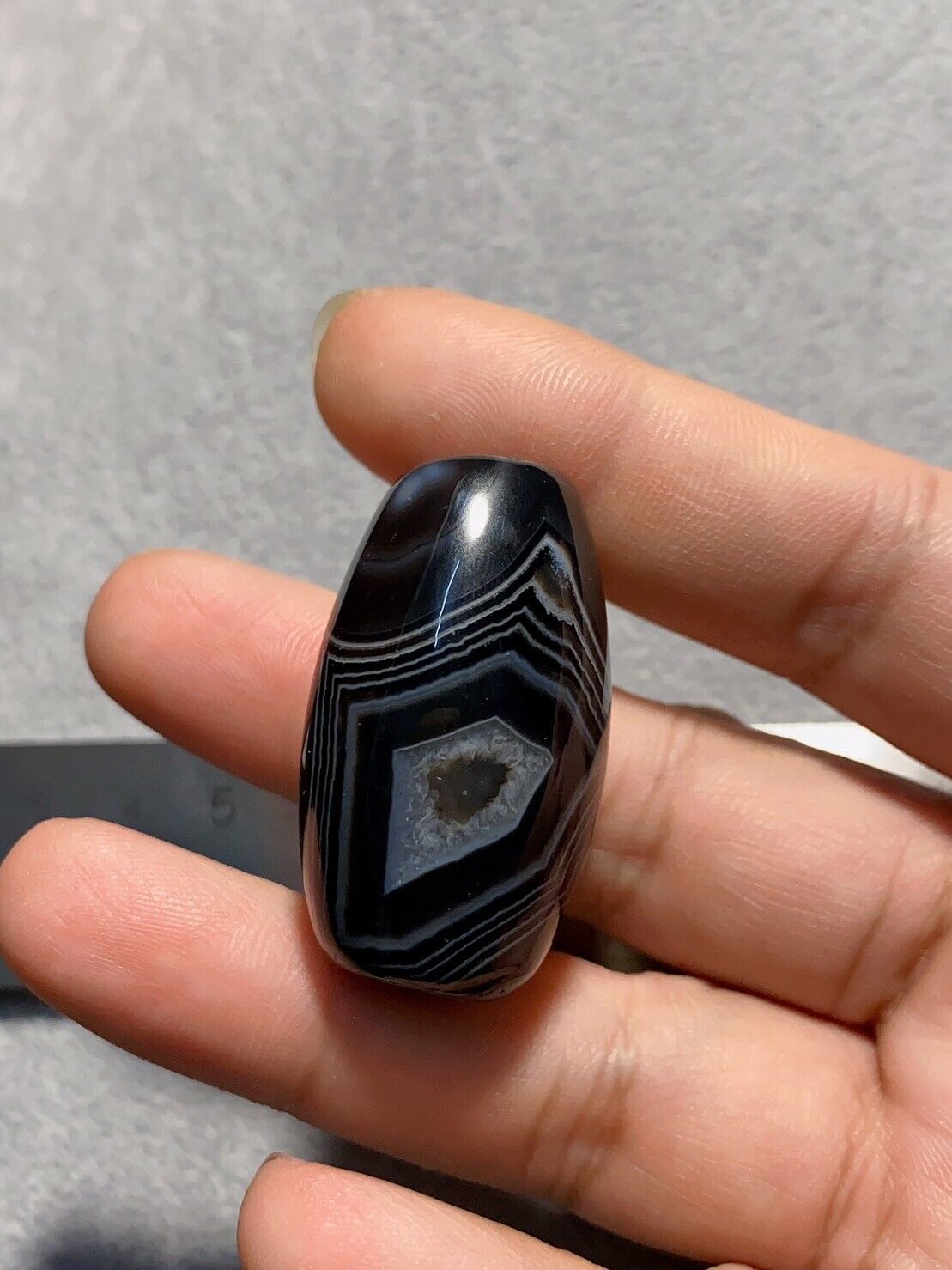 Vintage African Himalayan Tibetan Sulaimani Agate bead rare Pattern