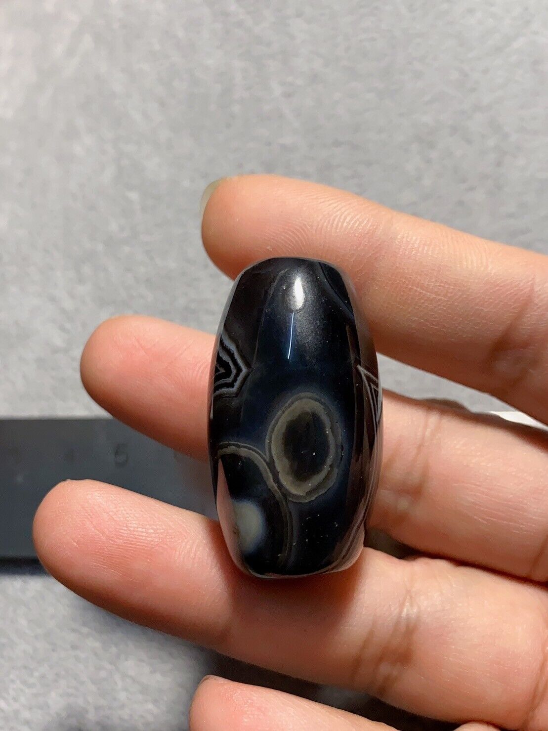 Vintage African Himalayan Tibetan Sulaimani Agate bead rare Pattern