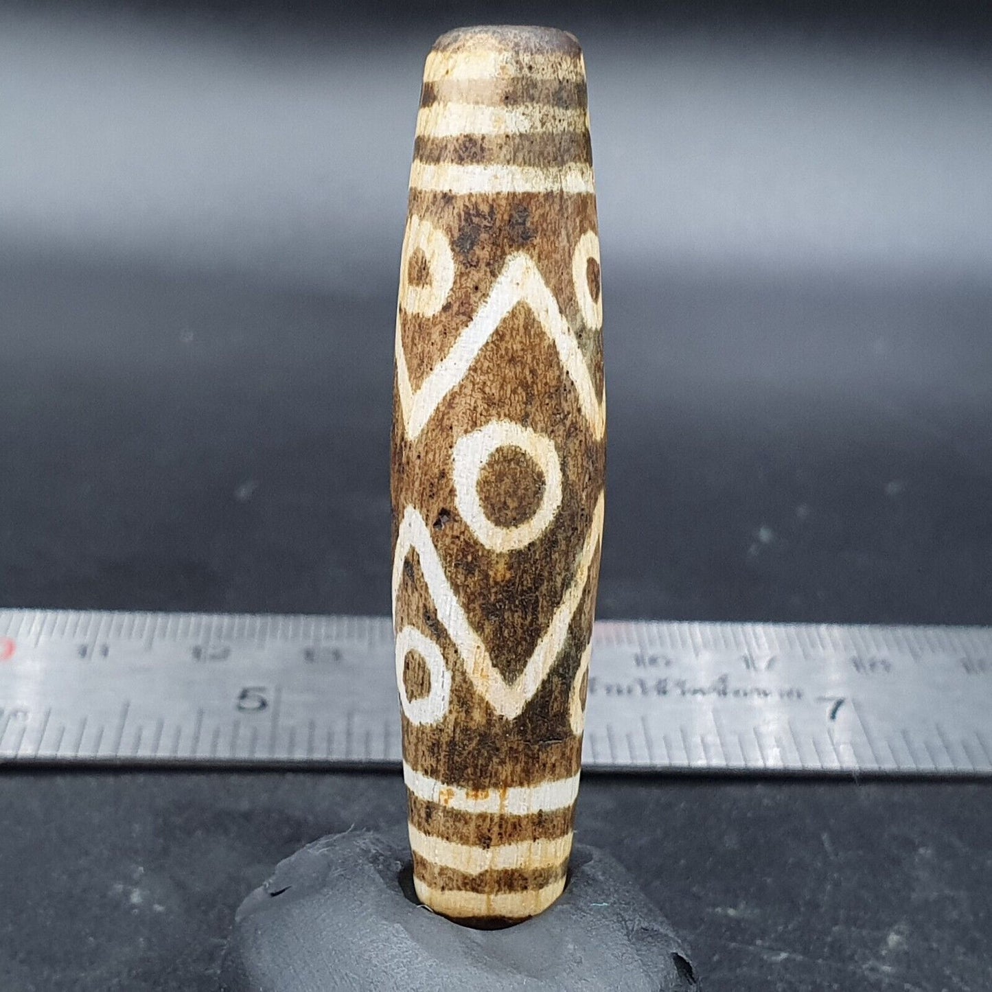 Südasiatische burmesische 53 mm alte 9 Augen Pumtek versteinerte Holzperle Einzigartiges Muster 
