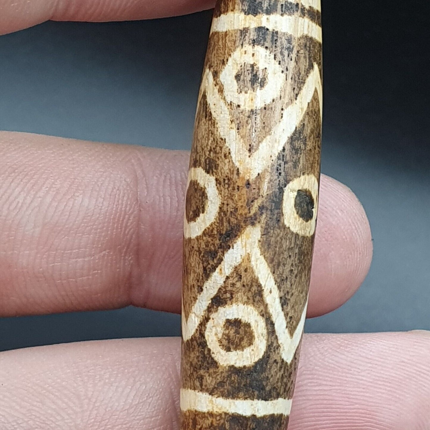 Südasiatische burmesische 53 mm alte 9 Augen Pumtek versteinerte Holzperle Einzigartiges Muster 