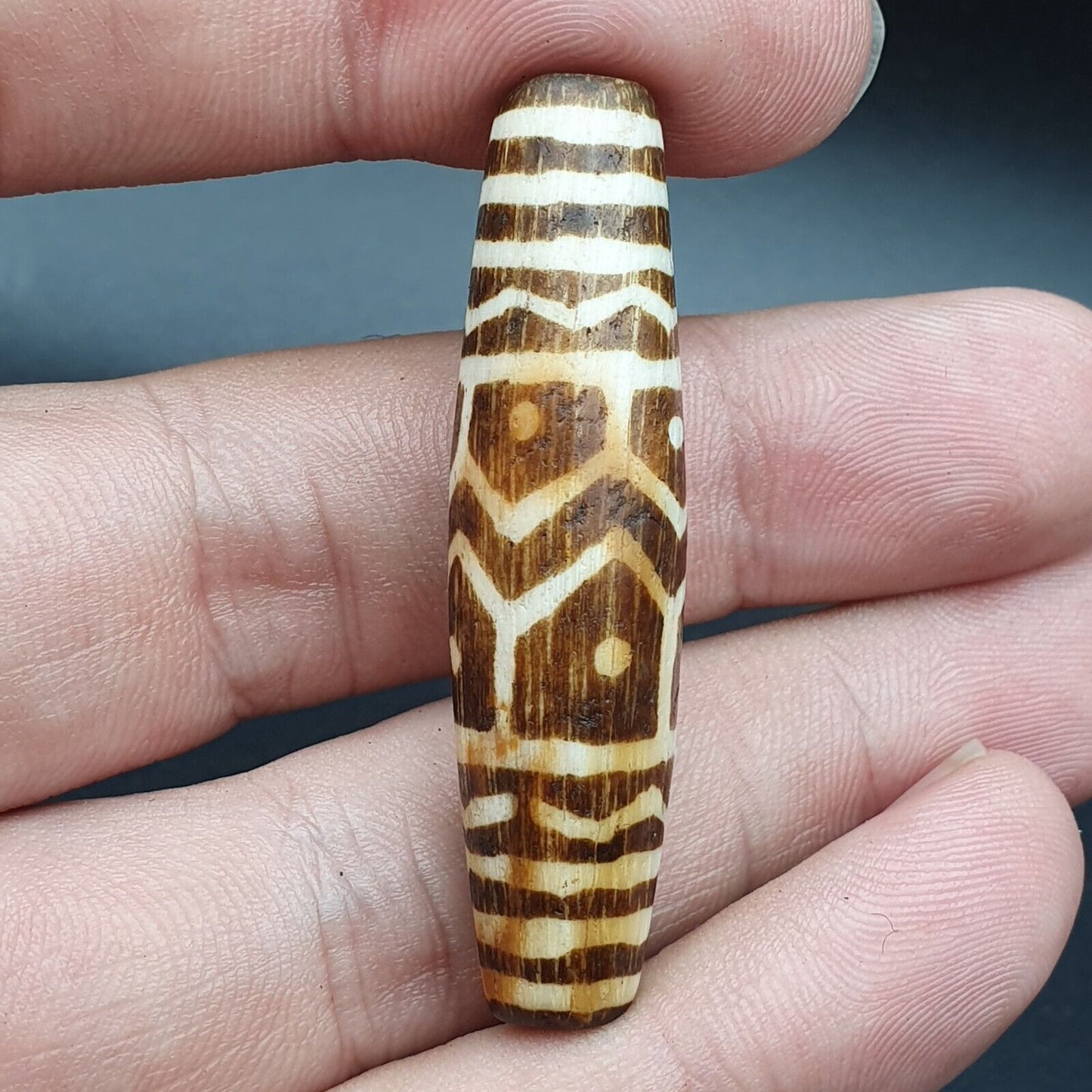 Vintage asiatische burmesische alte Pumtek Pyu versteinerte Holzsteinperle 
