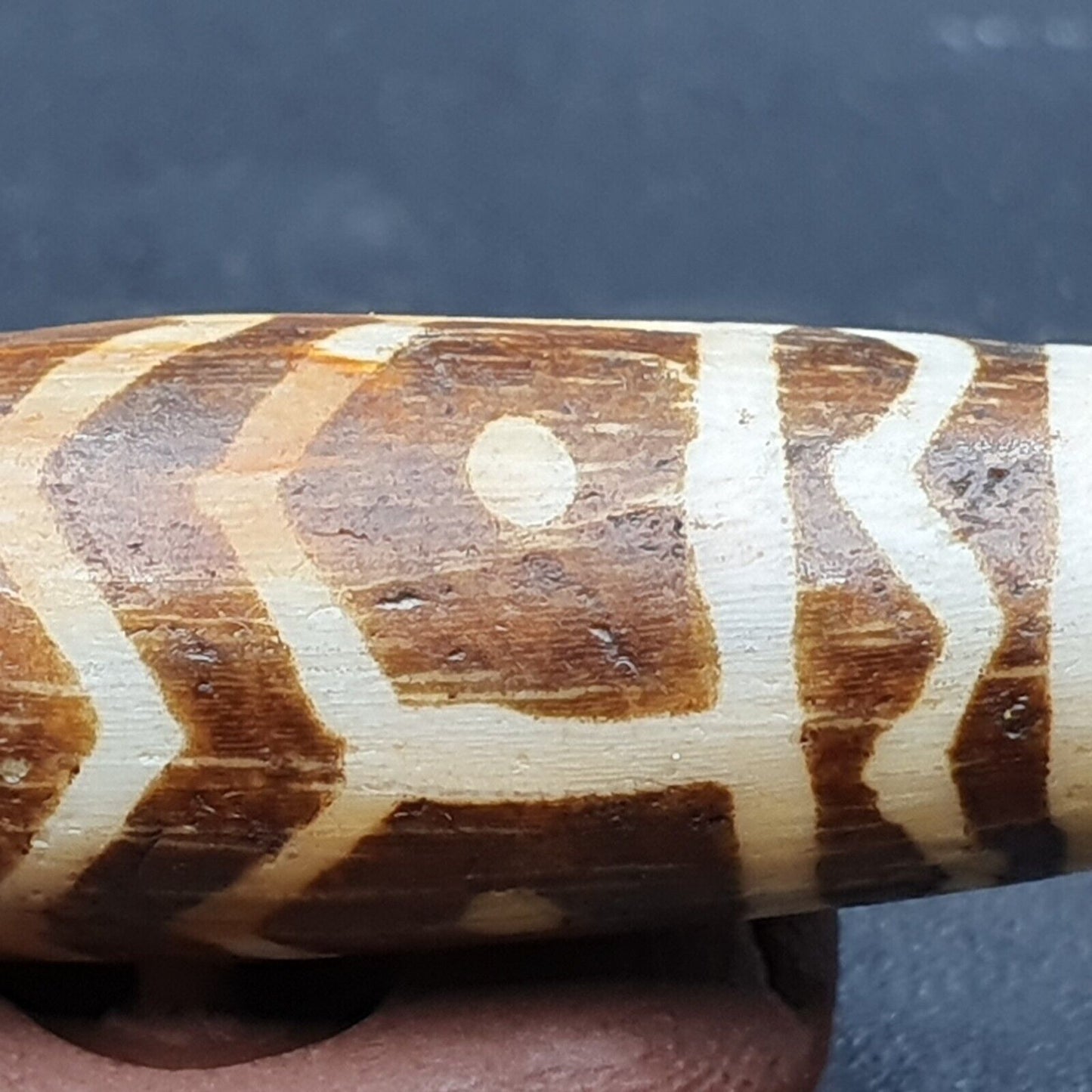 Vintage asiatische burmesische alte Pumtek Pyu versteinerte Holzsteinperle 