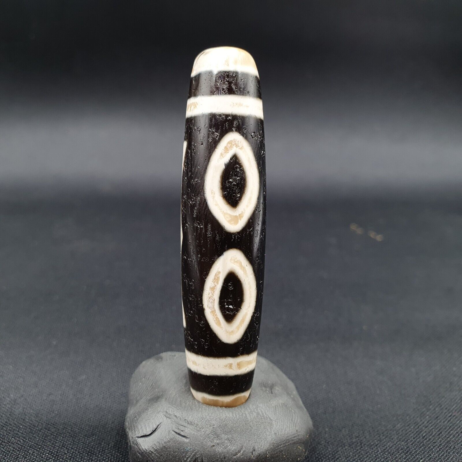 Power Bead INDO TIBETAN Himalayan 3 Eyes window Pattern Agate bead Amulet Dzi