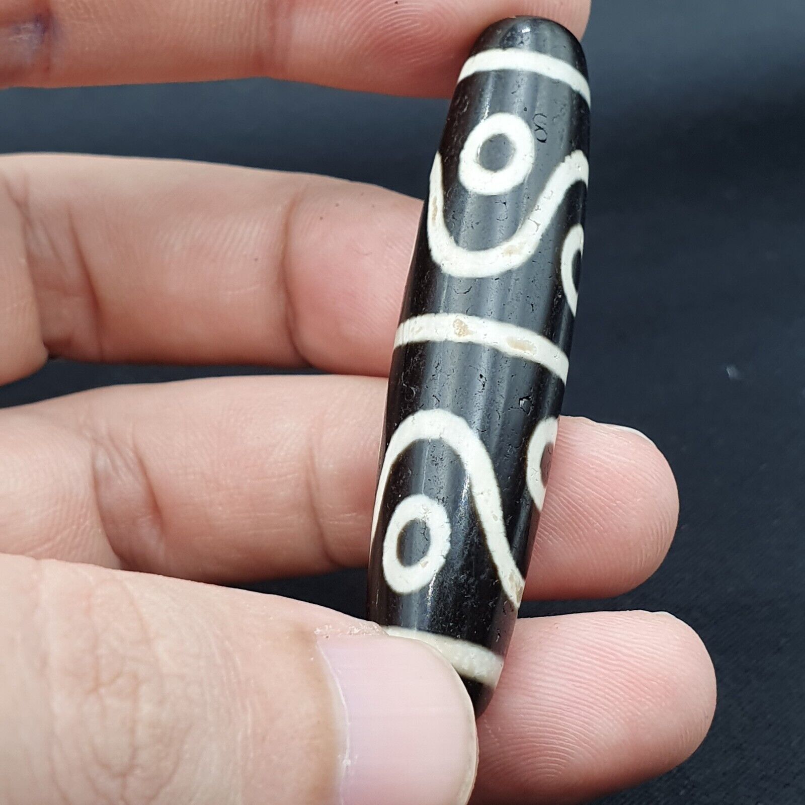 INDO TIBETAN Himalayan 8 Eyes Zig zag Pattern Agate bead Amulet  Dzi  ITB08