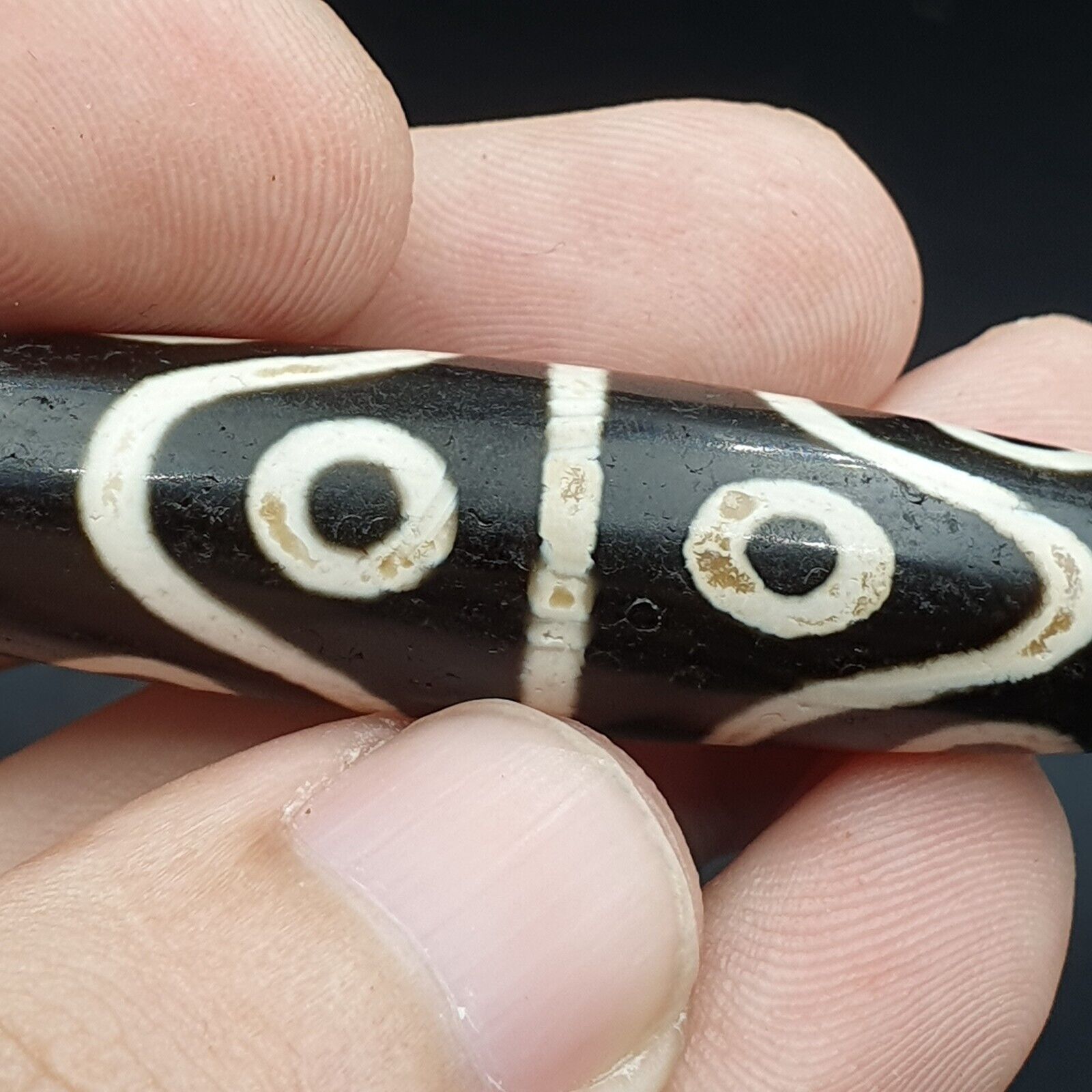 INDO TIBETAN Himalayan 8 Eyes Zig zag Pattern Agate bead Amulet  Dzi  ITB08