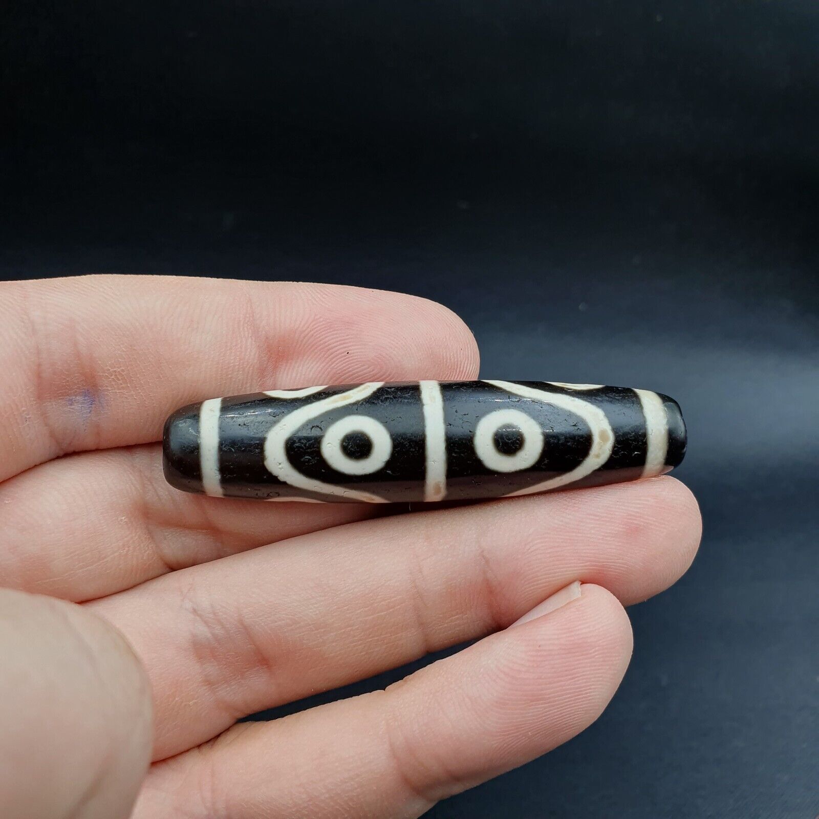 INDO TIBETAN Himalayan 8 Eyes Zig zag Pattern Agate bead Amulet  Dzi  ITB08