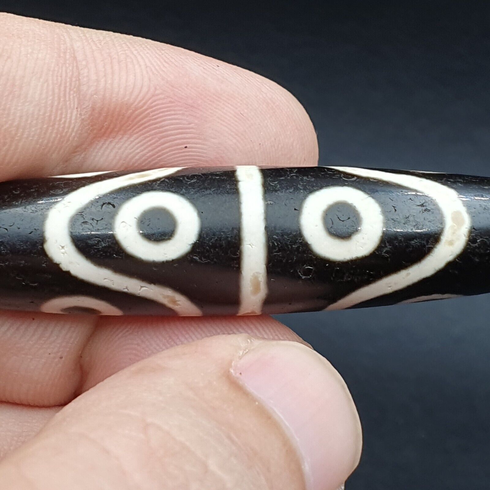 INDO TIBETAN Himalayan 8 Eyes Zig zag Pattern Agate bead Amulet  Dzi  ITB08