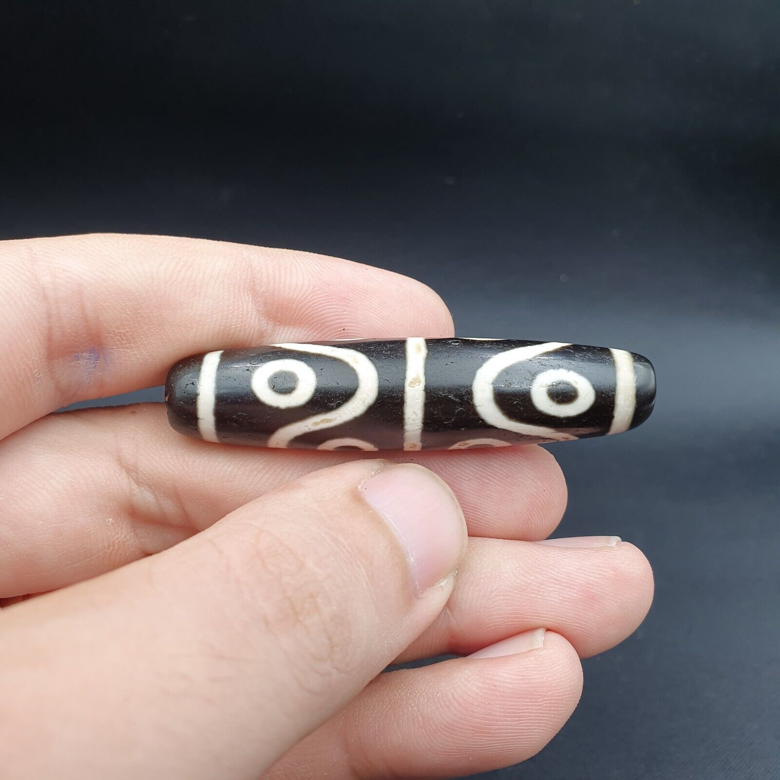 INDO TIBETAN Himalayan 8 Eyes Zig zag Pattern Agate bead Amulet  Dzi  ITB08