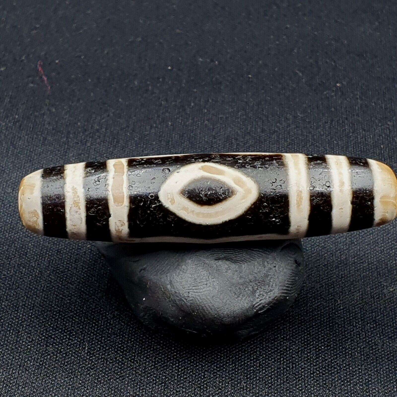 Power Bead INDO TIBETAN Himalayan 3 Eyes window Pattern Agate bead Amulet Dzi