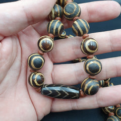RARE OLD PUMTEK BEAD NECKLACE ANCIENT PYU, 2 Eyes PUMTEKS Beads 12-14mm