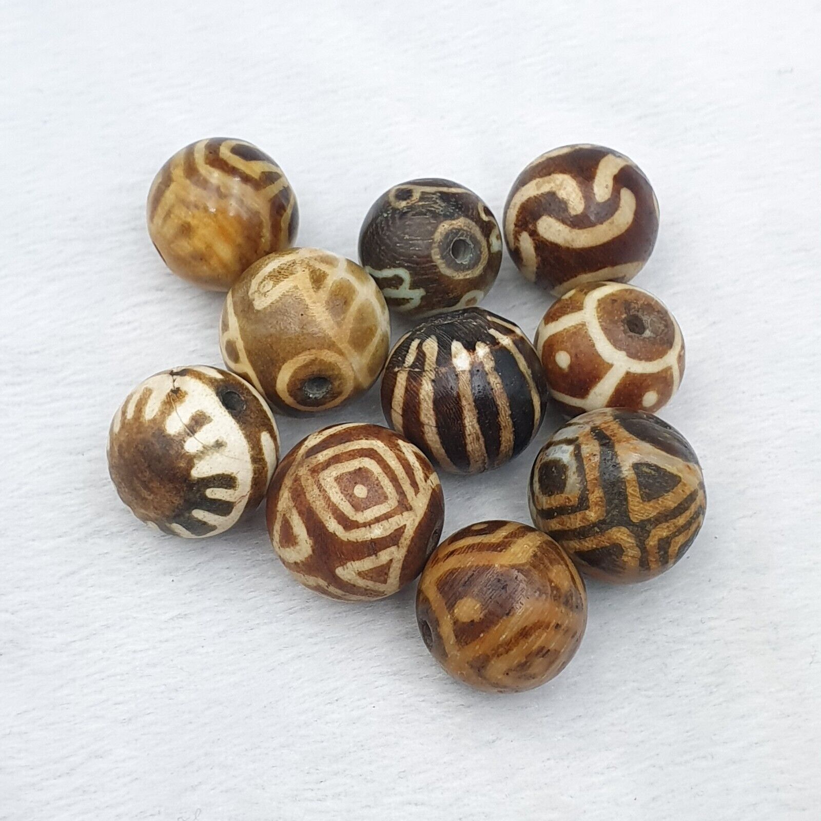 Lot 10 Beads Rare Patterns South Asian Burmese Old Pumtek petrified Wood Beads