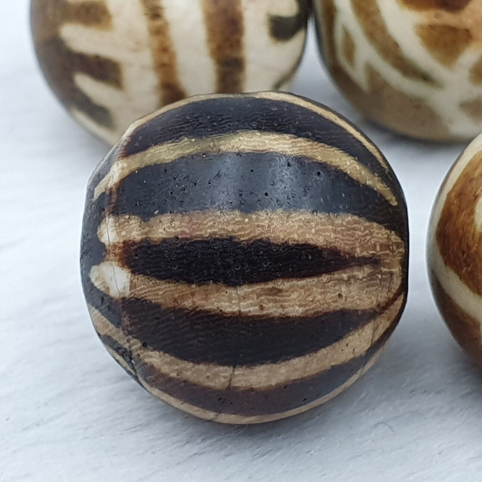 Lot 10 Beads Rare Patterns South Asian Burmese Old Pumtek petrified Wood Beads