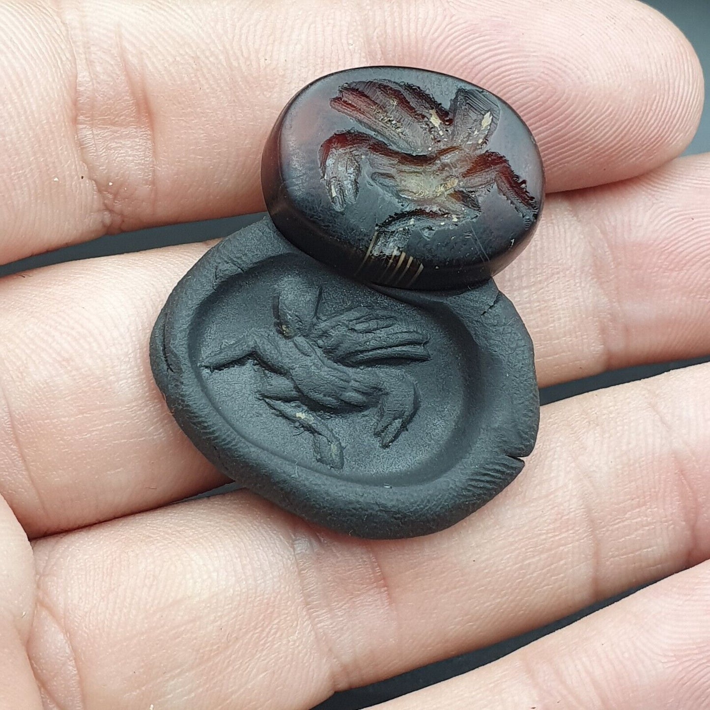 Antikes nahöstliches Stempelsiegel, geheimnisvolles Tier, Tiefdruck-Achat-Cabochon