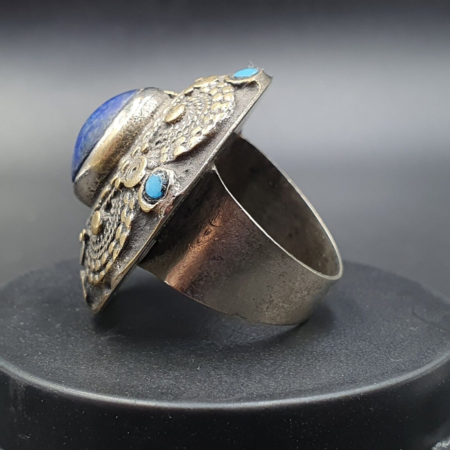 Antiker Vintage alter Lapislazuli-Messingring