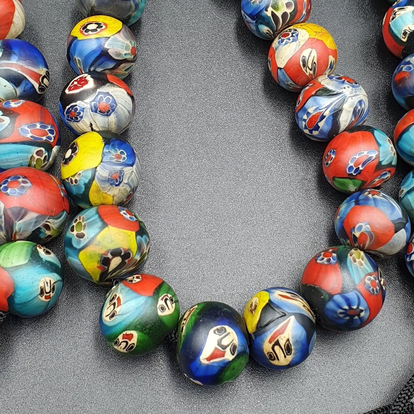 NEUES LOS 2 Venerano HANDGEFERTIGTE LAMPWORK-KUNST-HALSKETTEN AUS GLASPERLEN