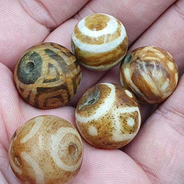 Vintage Old Pumtek Bead Lot 5 Antique Beads 16-19mm Lot#47