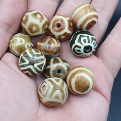 Vintage old Pumtek Bead Lot 10 Beads 18-19mm Lot#82