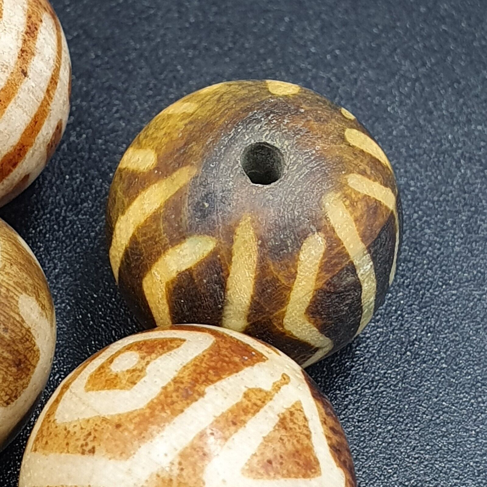 Vintage Pumtek Bead Lot 10 Beads 18-19mm Lot#272