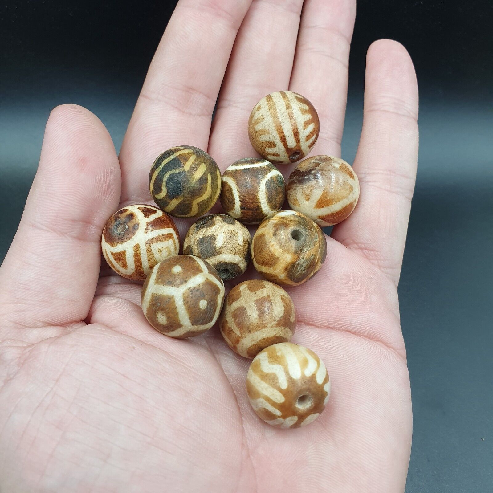 Vintage Pumtek Bead Lot 10 Beads 18-19mm Lot#272
