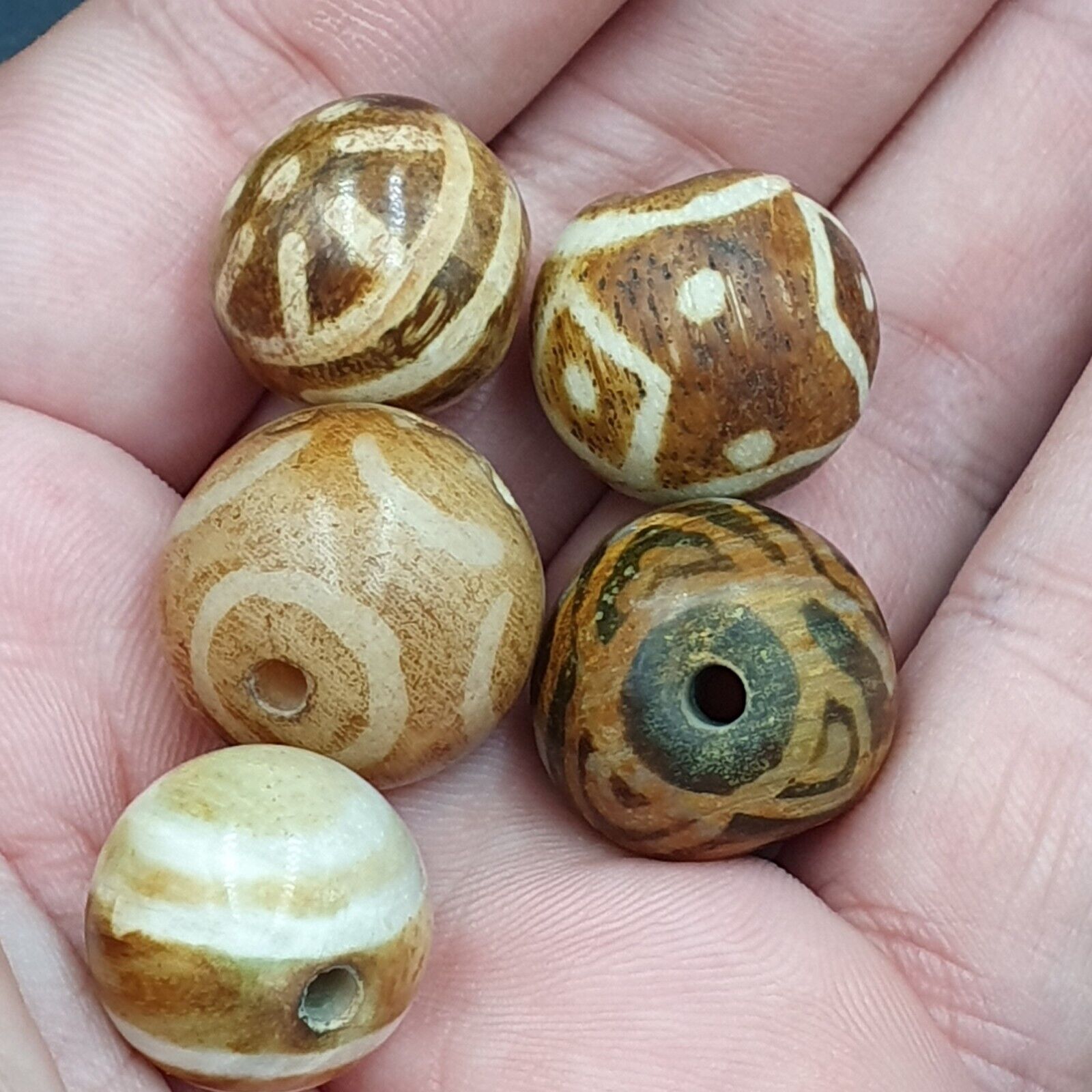 Vintage old Pumtek Bead Lot 5 Antique Beads 16-19mm Lot#47