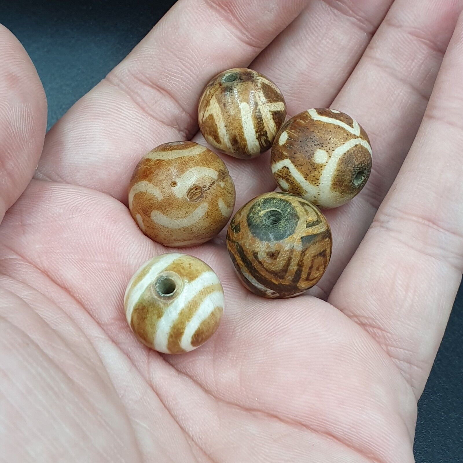 Vintage old Pumtek Bead Lot 5 Antique Beads 16-19mm Lot#47