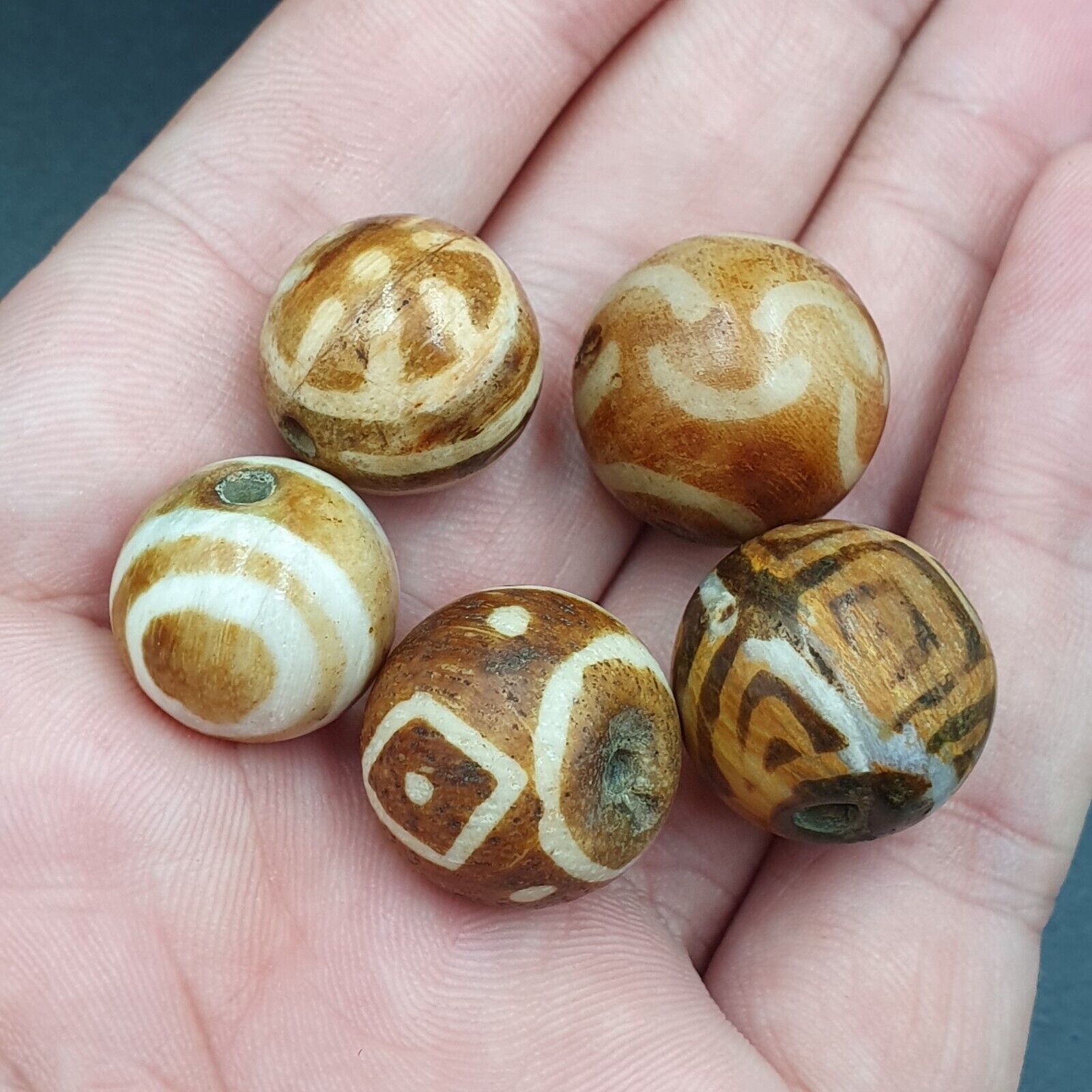 Vintage old Pumtek Bead Lot 5 Antique Beads 16-19mm Lot#47