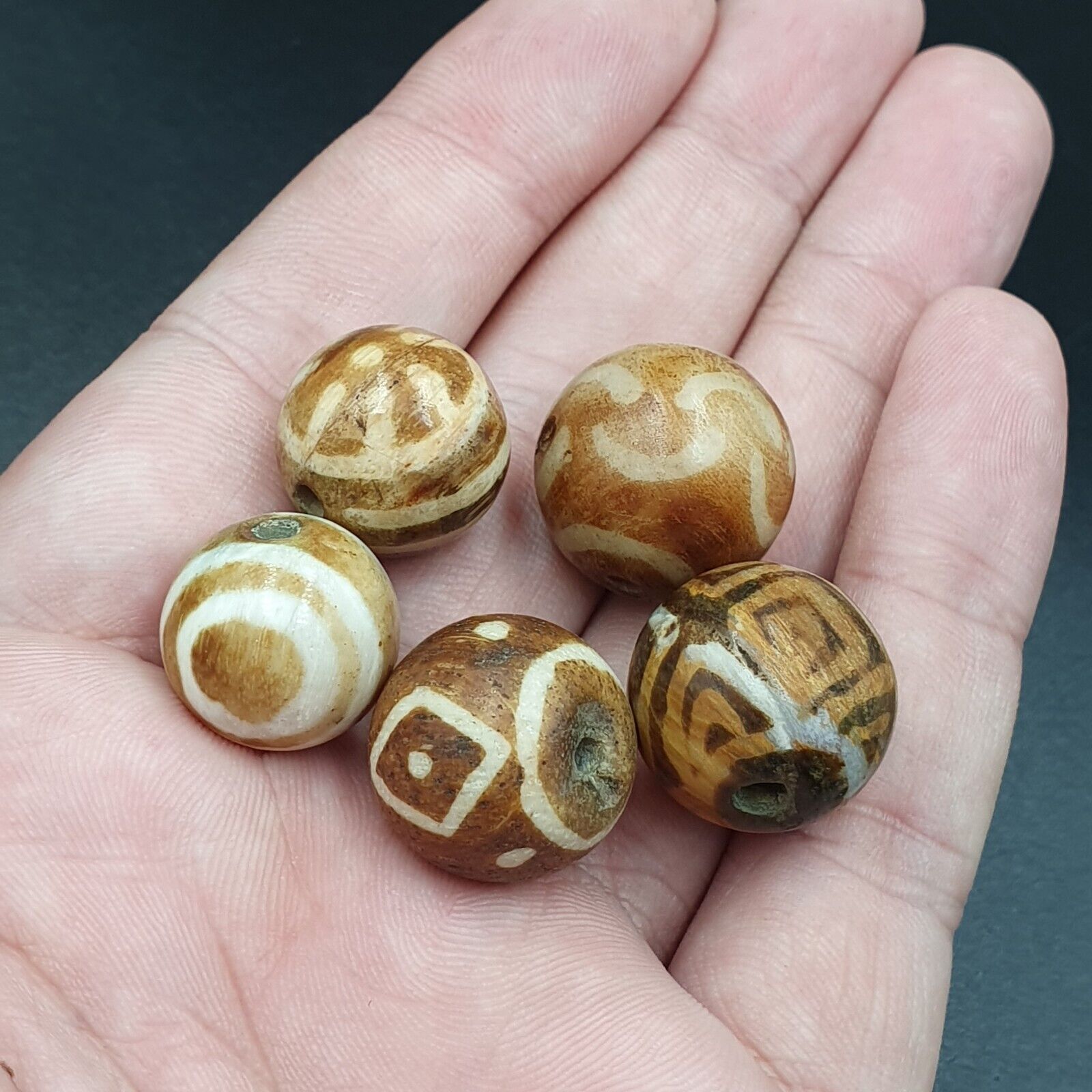 Vintage old Pumtek Bead Lot 5 Antique Beads 16-19mm Lot#47