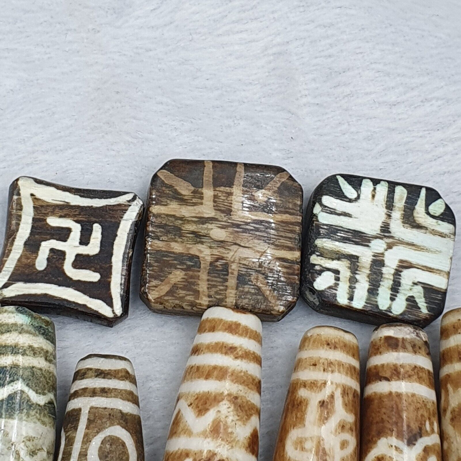 very rare Asian Burmese Pumtek trade Beads lot