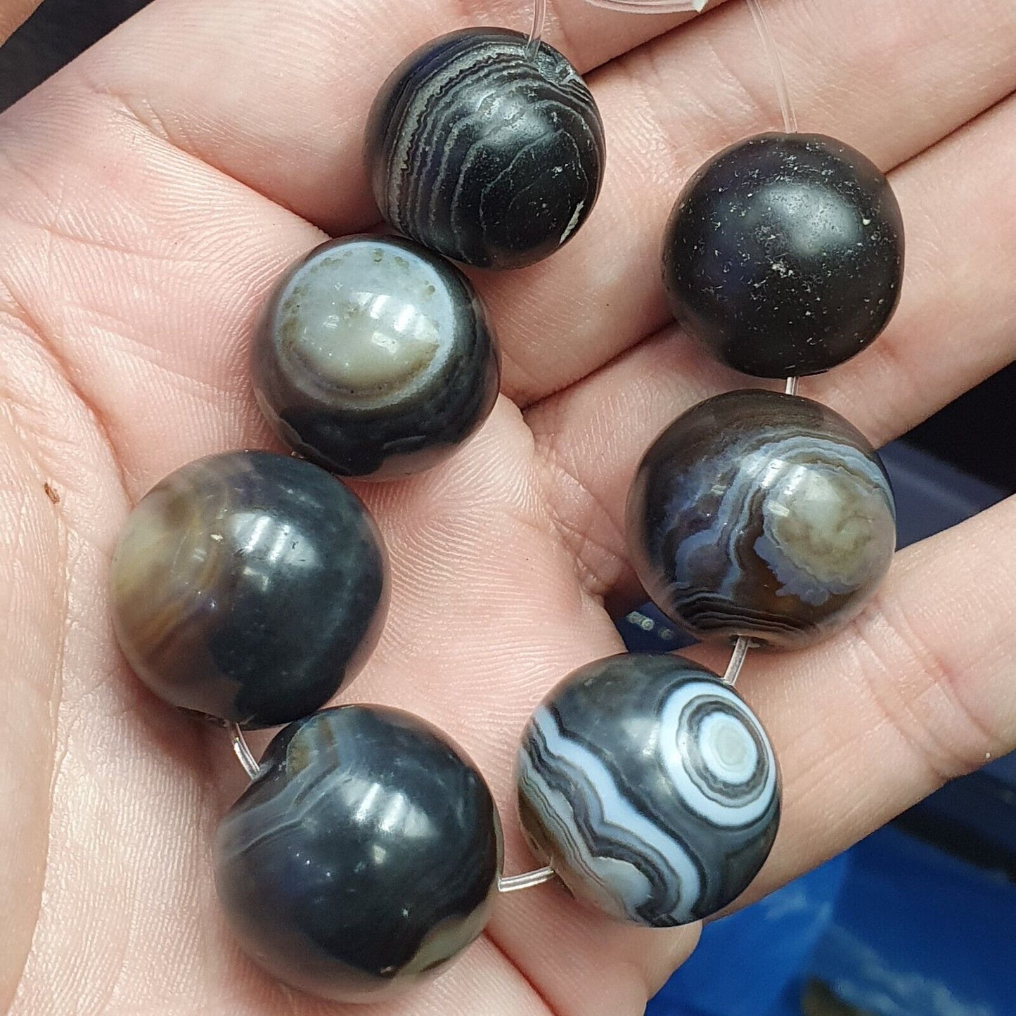 7 antike antike INDO-tibetische Himalaya-Achat-Augenperlen, Suleimani-Achat, 18–20 mm