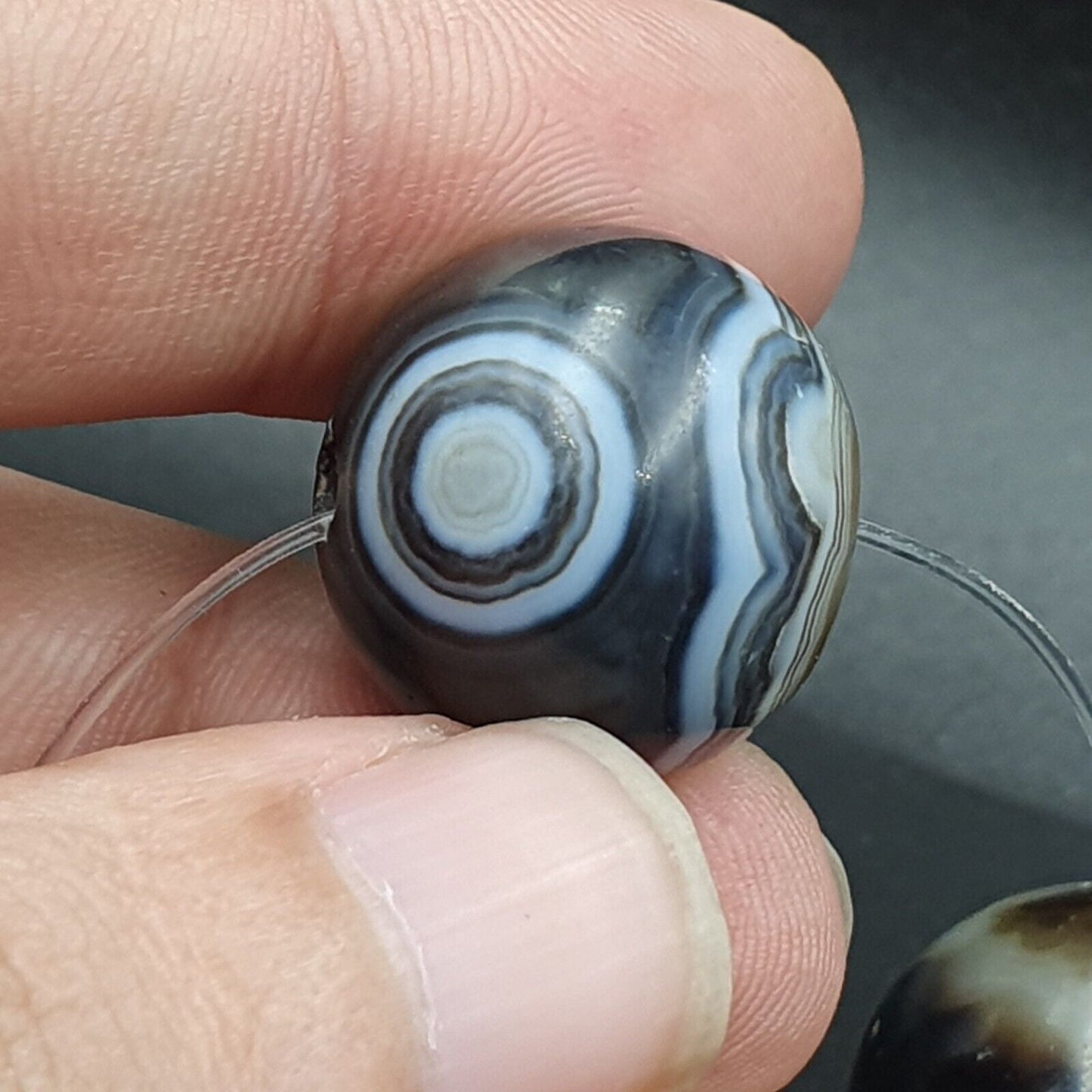 7 antike antike INDO-tibetische Himalaya-Achat-Augenperlen, Suleimani-Achat, 18–20 mm
