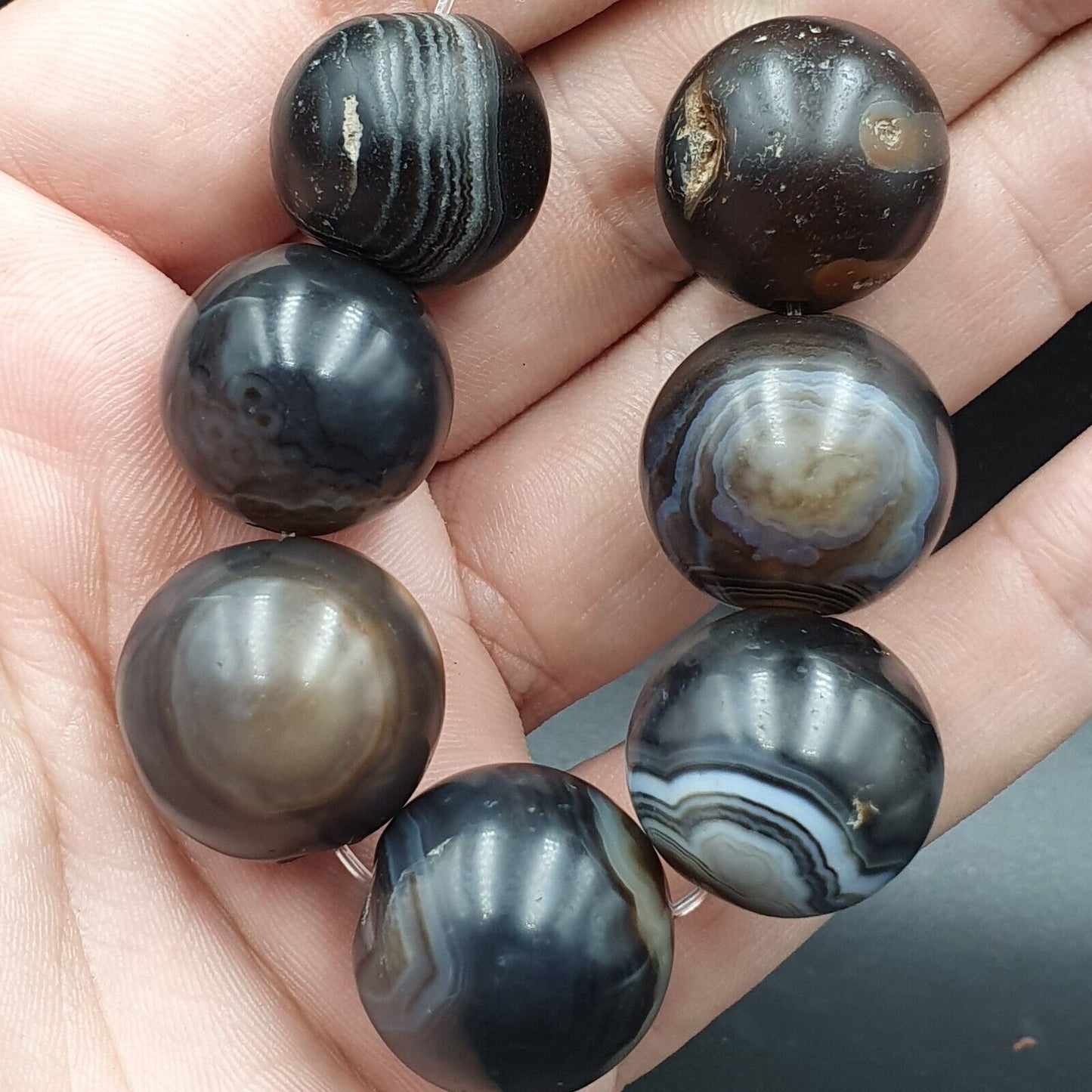 7 antike antike INDO-tibetische Himalaya-Achat-Augenperlen, Suleimani-Achat, 18–20 mm