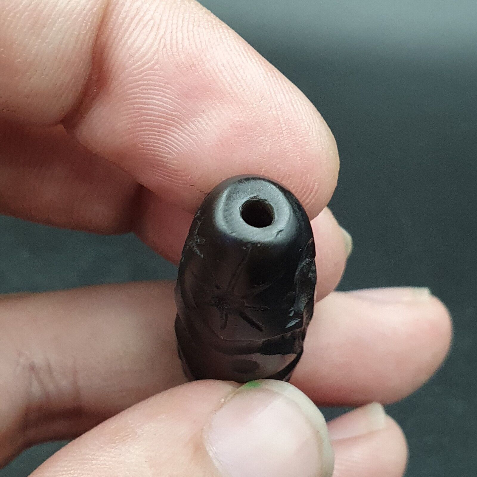 Indo Tibetan Carving Agate Eye stone Bead Amulet Hunter Hunted Bird #102112