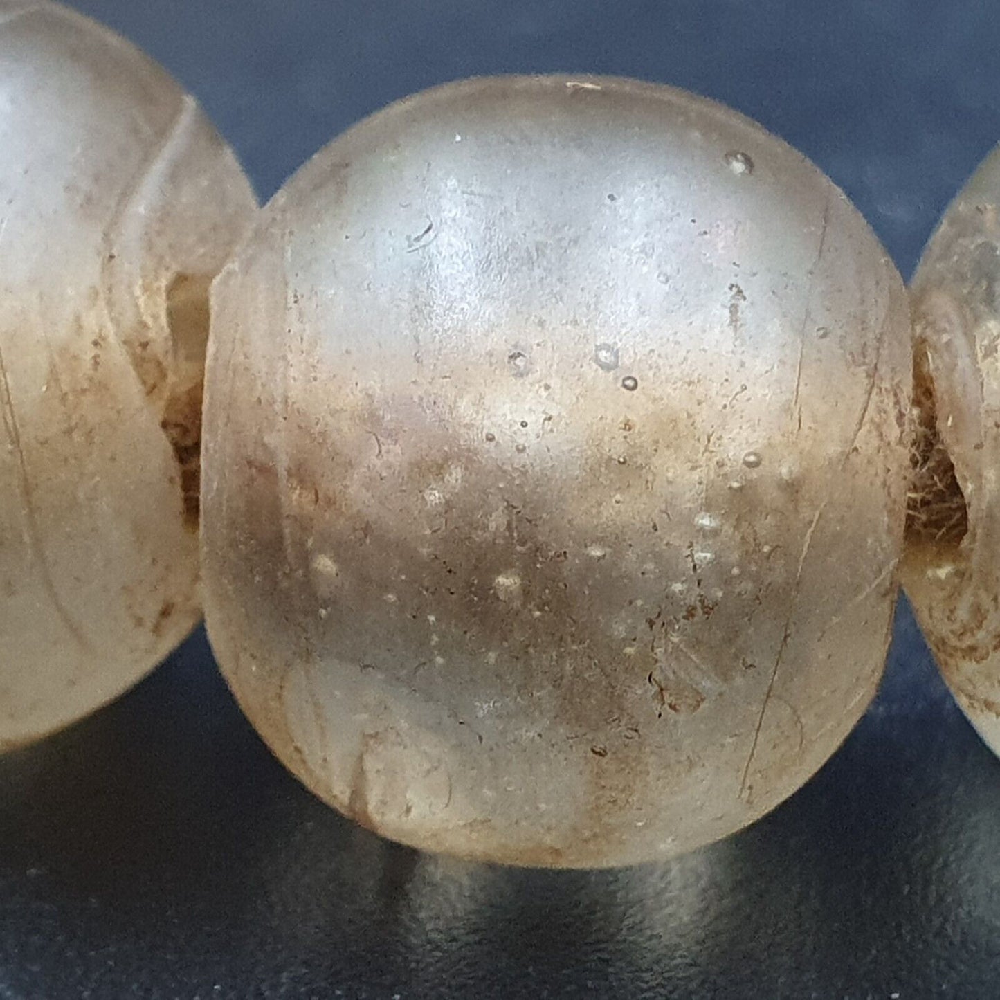 Afrikanische Handelsperlen, antike, seltene Blasenperlen, weiß, klar, rund, 15–18 mm