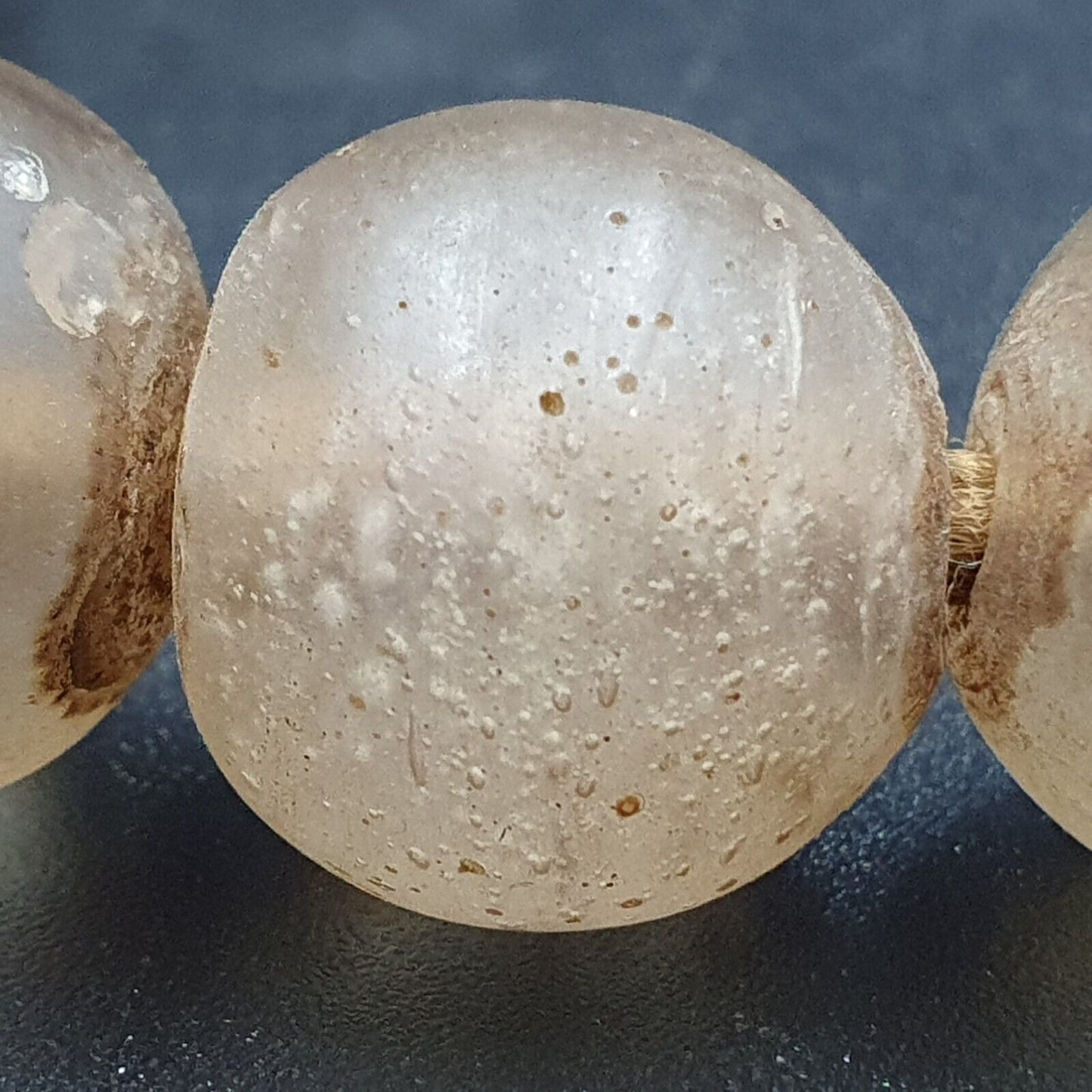 Afrikanische Handelsperlen, antike, seltene Blasenperlen, weiß, klar, rund, 15–18 mm