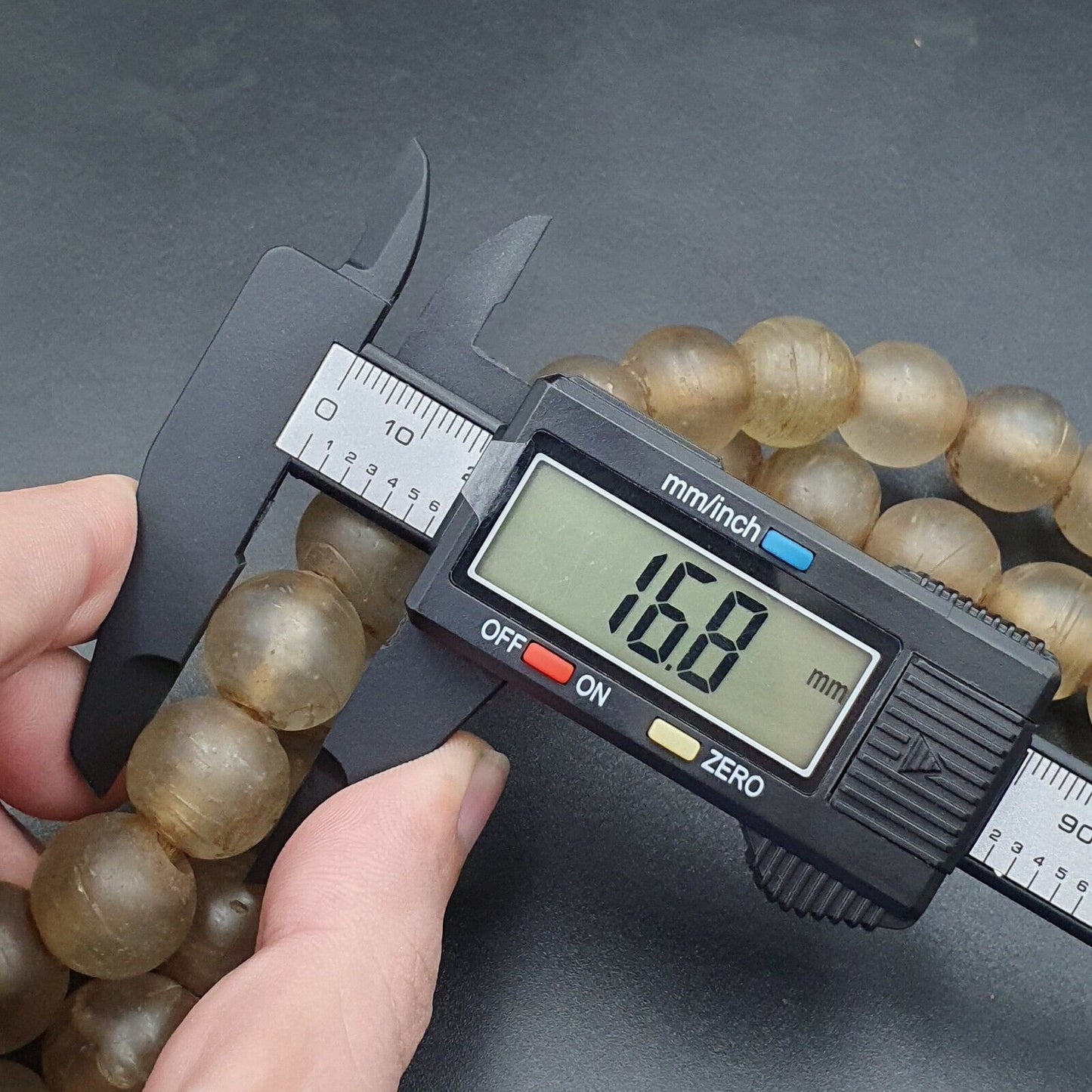 Afrikanische Handelsperlen, antike, seltene Blasenperlen, weiß, klar, rund, 15–18 mm
