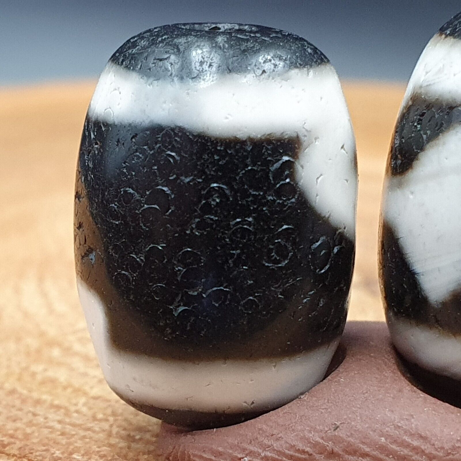N#1012 Himalayan Indo Tibetan rare Patterns Dzi Amulet Bead Lot 3 Beads