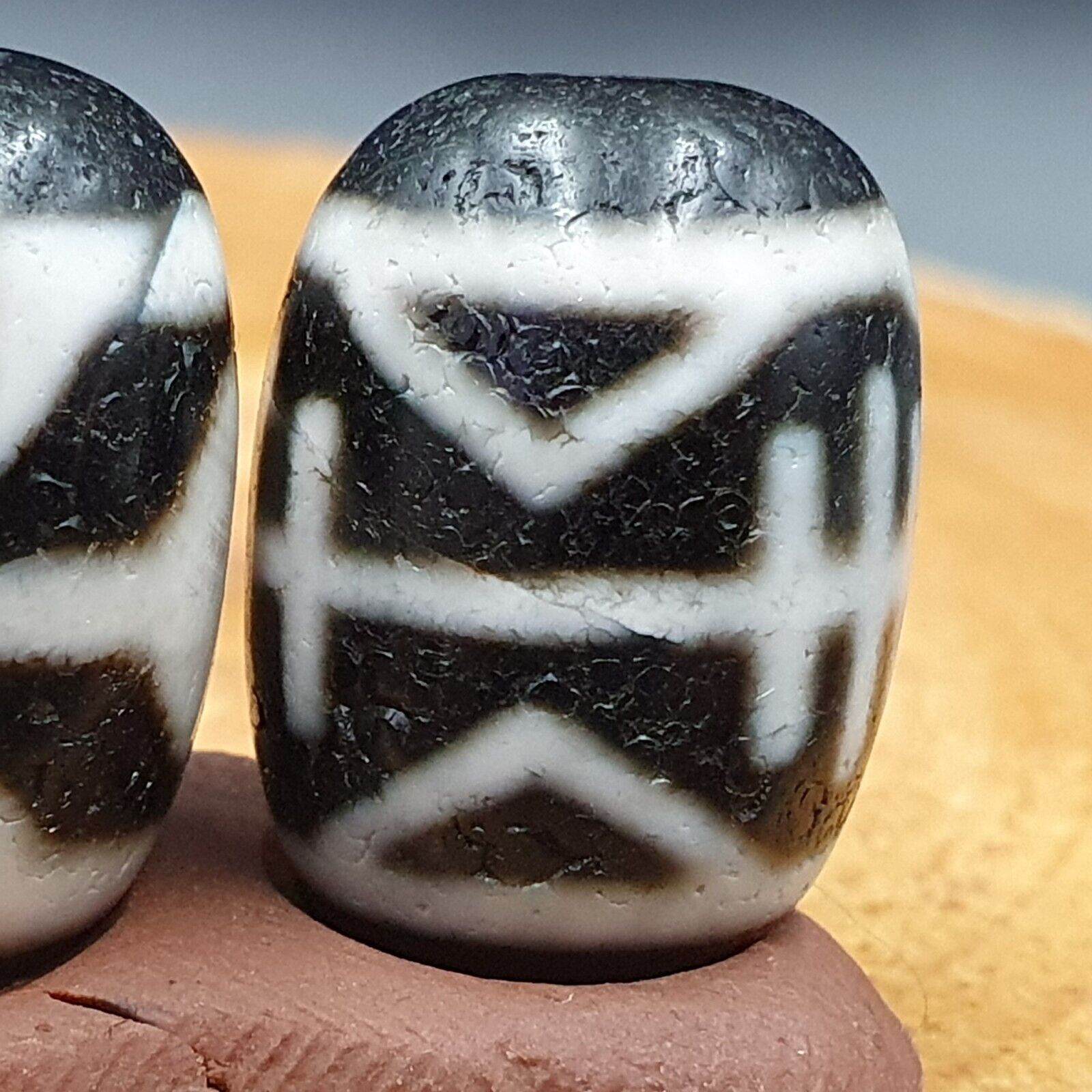 N#1012 Himalayan Indo Tibetan rare Patterns Dzi Amulet Bead Lot 3 Beads